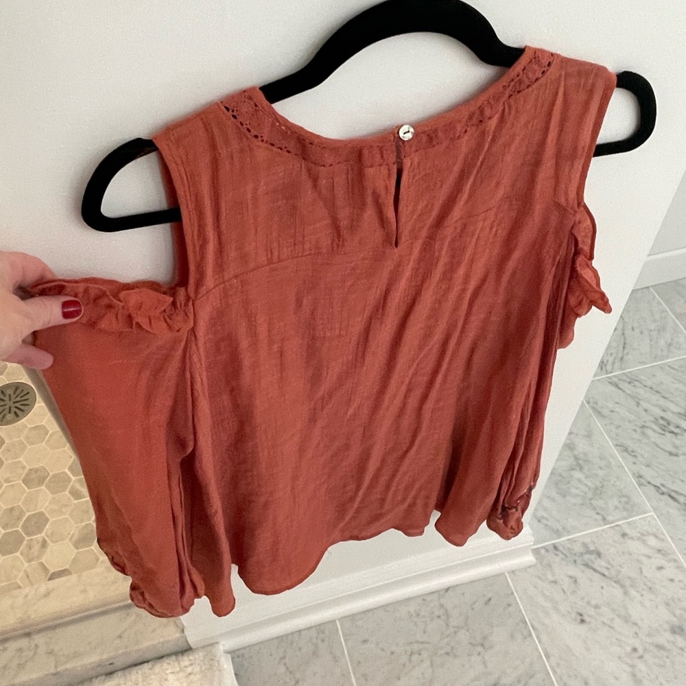 Umgee Cold Shoulder Top - Picture 3 of 3